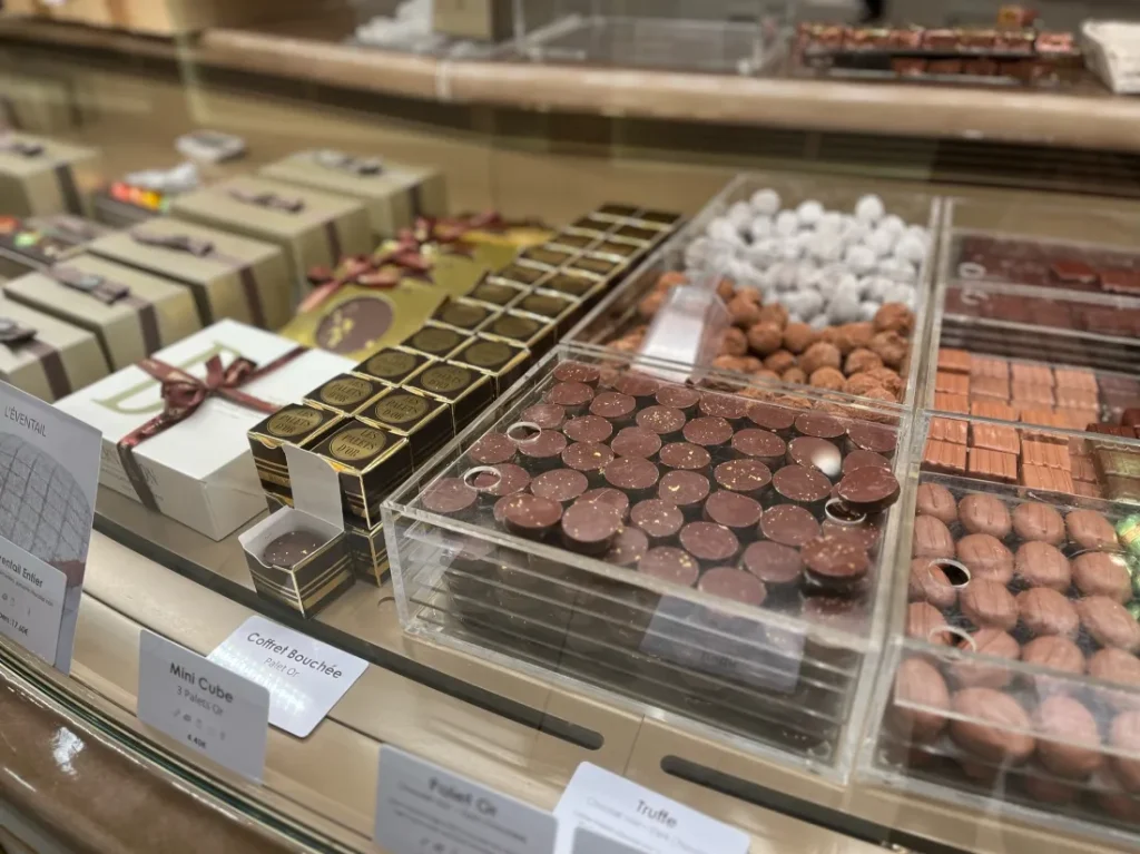 ベルナシオン パリへ パリ6区でお買い物